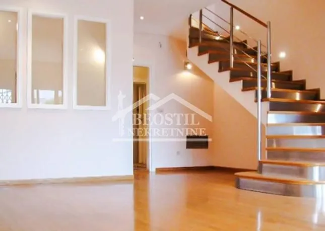 Prodaja, kuća, 119m², Savski Venac, Beograd