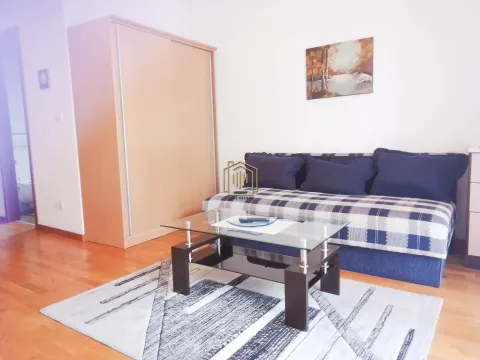 Rent, apartment, 33m², City Kvart, Podgorica - image 1