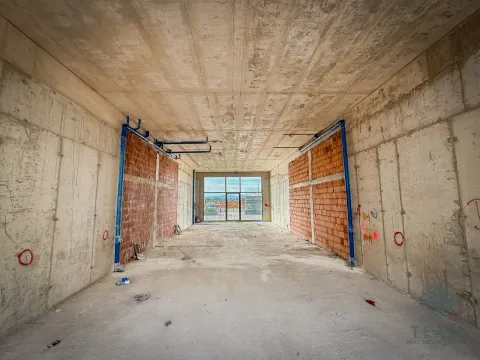 Izdavanje, poslovni prostor, 112m², Stari Aerodrom, Podgorica - image 4