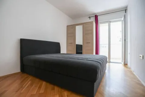 Rent, one bedroom apartment, 54m², Centar, Budva - image 13