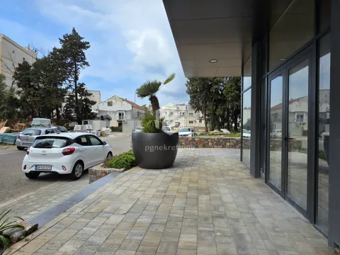 Rent, office space, 55m², Šušanj, Bar - image 5