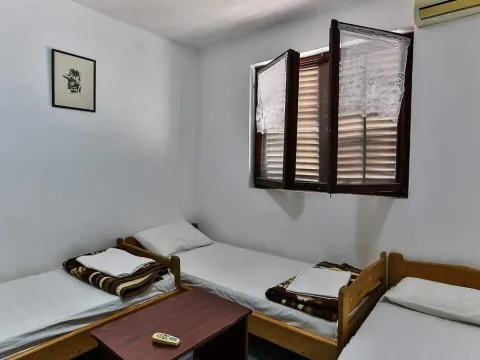 Prodaja, kuća, 360m², Sutomore, Bar - image 1