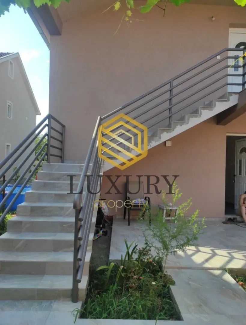 Izdavanje, dvosoban stan, 57m², Gornja Gorica, Podgorica