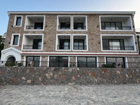 Prodaja, jednosoban stan, 54m², Radovići, Tivat - image 1