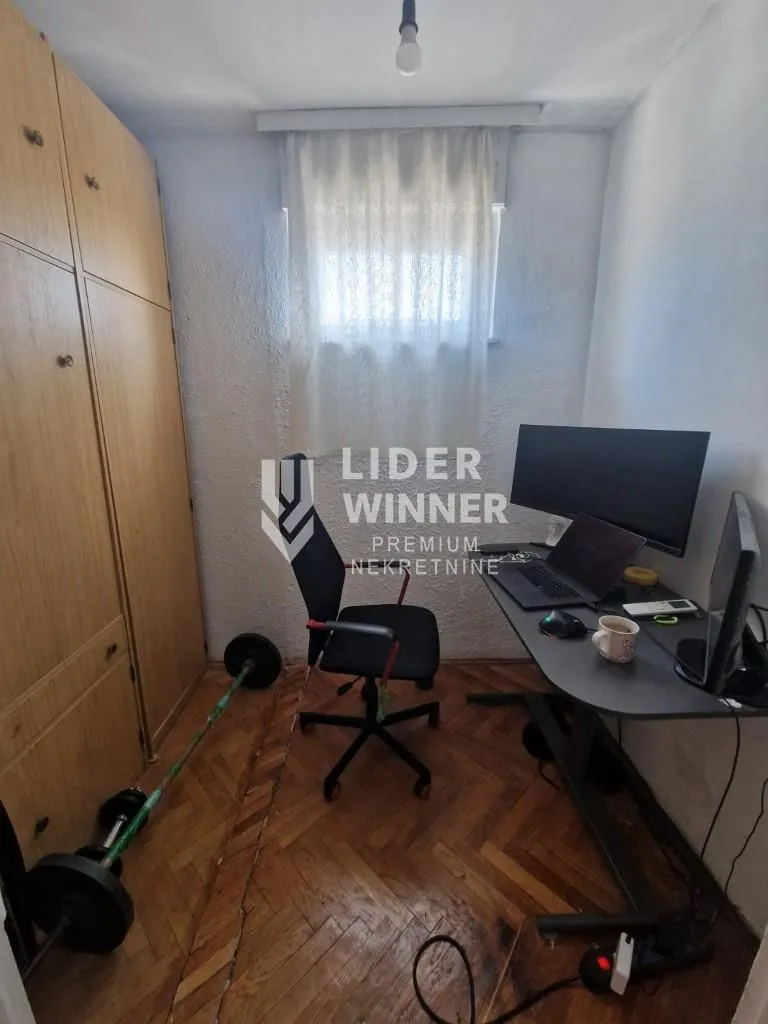 Prodaja, trosoban stan, 77m², Čubura, Beograd