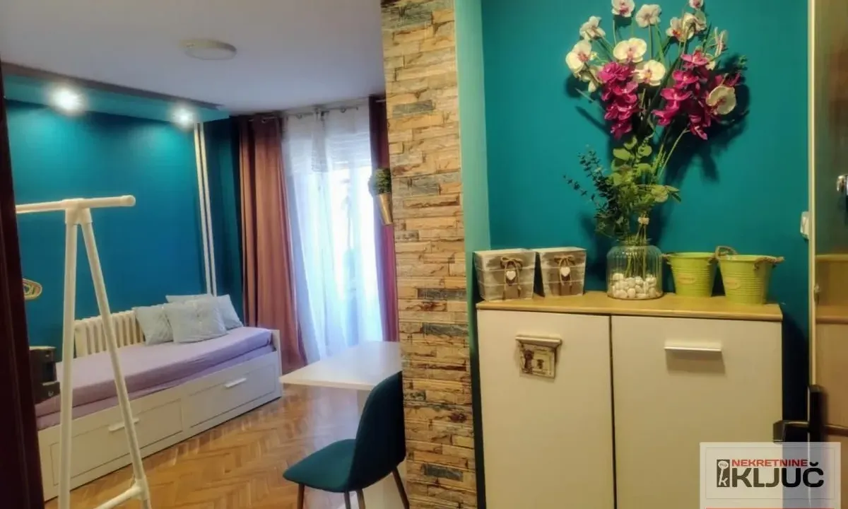Prodaja, jednosoban stan, 35m², Bulevar Oslobodjenja, Novi Sad Sve Podlokacije