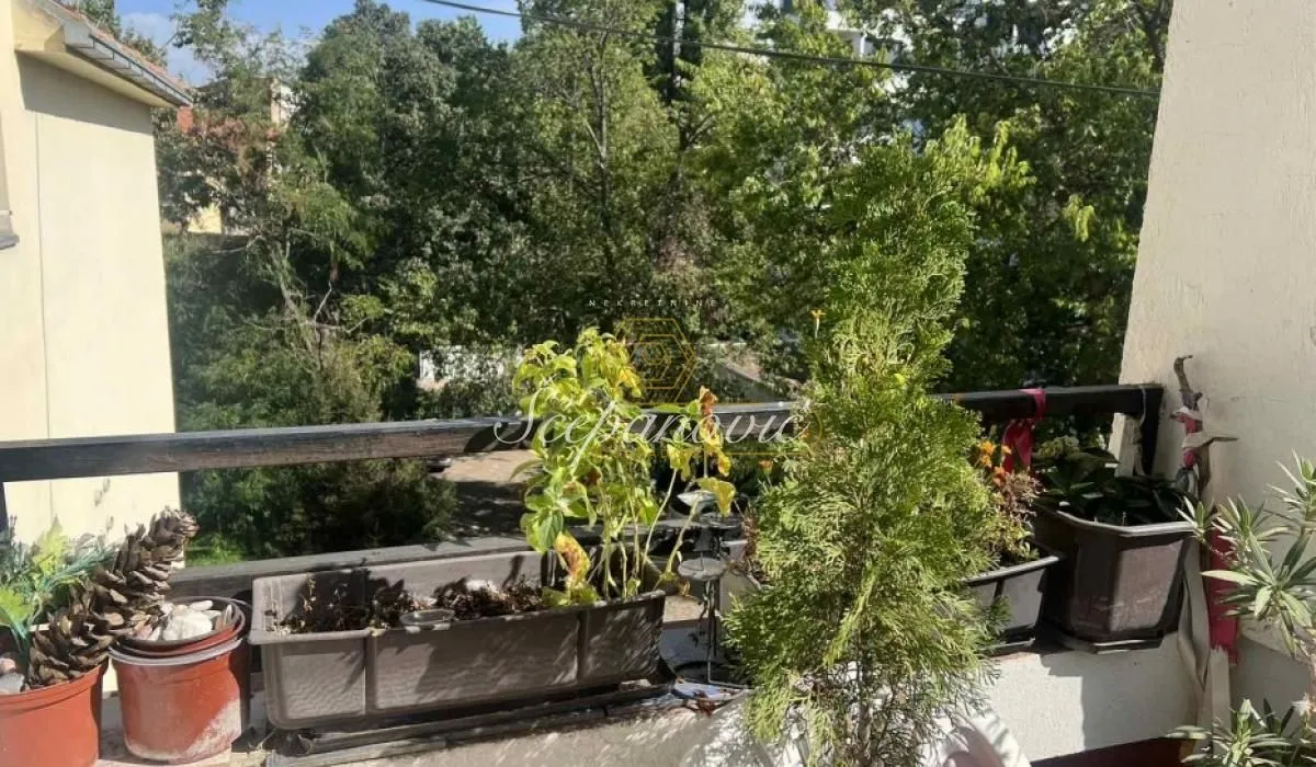 Prodaja, četvorosoban stan, 115m², Centar, Novi Sad