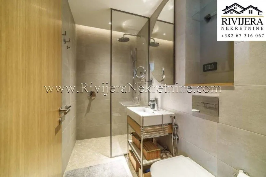 Prodaja, jednosoban stan, 55m², Centar, Tivat