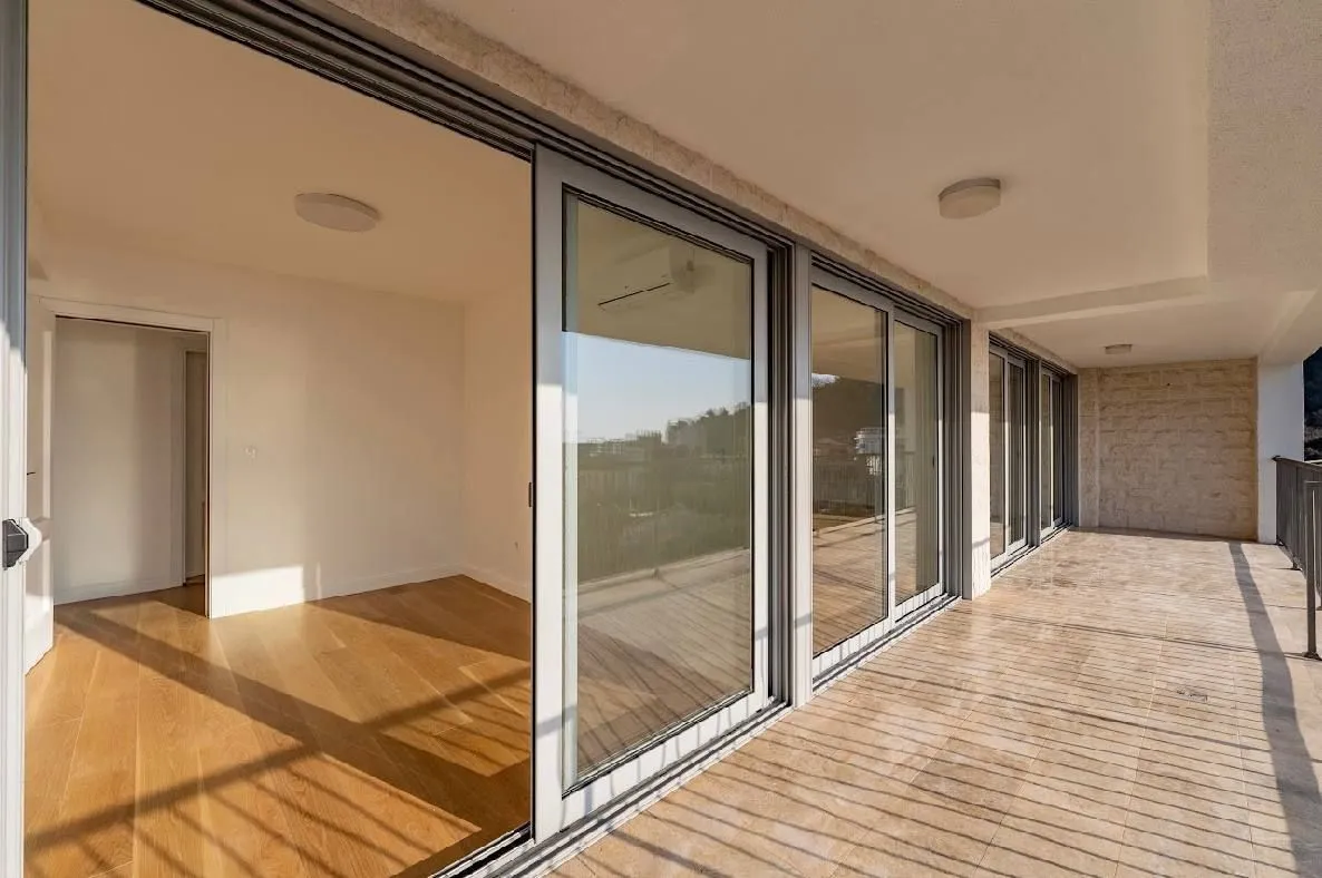Prodaja, trosoban stan, 160m², Pržno, Budva