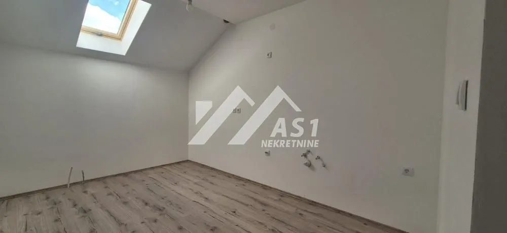 Prodaja, četvorosoban stan, 83m², Nova Detelinara, Novi Sad Sve Podlokacije