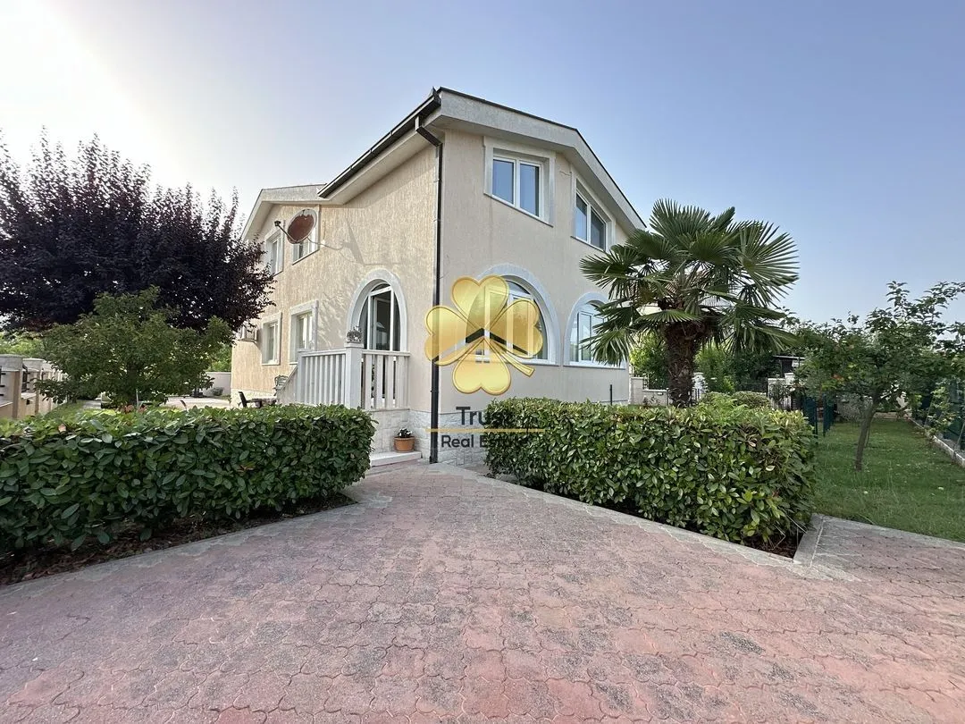 Sale, house, 356m², Tološi, Podgorica
