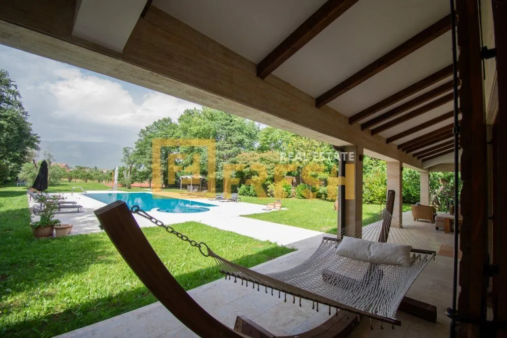 Rent, house, 400m², Danilovgrad, Crna Gora