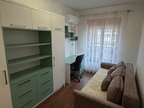Izdavanje, dvosoban stan, 77m², Master Kvart, Podgorica - image 2