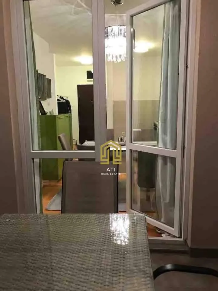 Pogled sa terase prema unutrašnjosti stana.