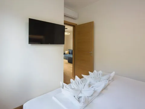 Sale, two bedroom apartment, 55m², Bečići, Budva - image 12