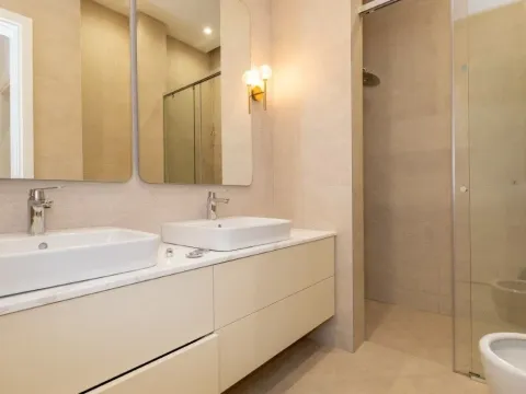 Izdavanje, trosoban stan, 205m², Podgorica, Crna Gora - image 10