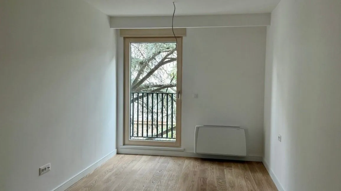 Izdavanje, trosoban stan, 100m², Vračar Sve Podlokacije, Beograd