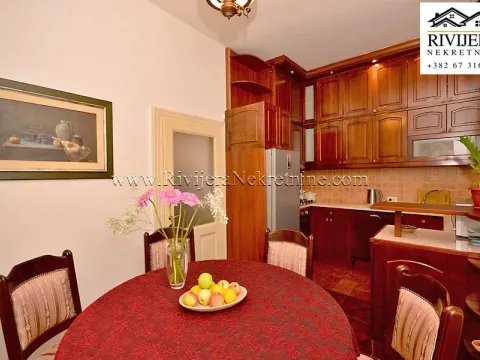 Prodaja, četvorosoban stan, 177m², Centar, Herceg Novi - image 21