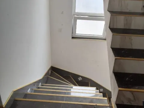 Izdavanje, dvosoban stan, 67m², Mali Mokri Lug, Zvezdara Sve Podlokacije - image 4