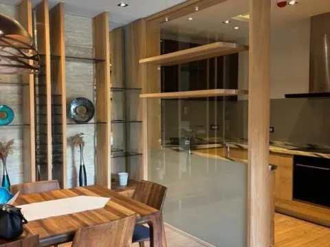 Izdavanje, četvorosoban stan, 150m², Savski Venac, Beograd - image 2