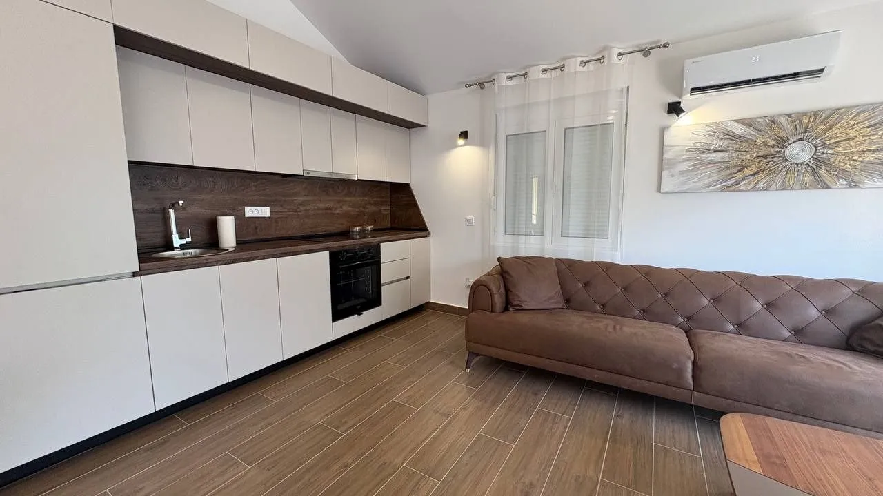 Rent, two bedroom apartment, 65m², Tripovići, Tivat