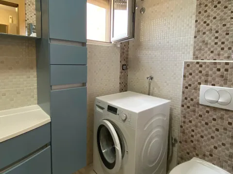 Izdavanje, dvosoban stan, 89m², Radanovići, Kotor - image 16