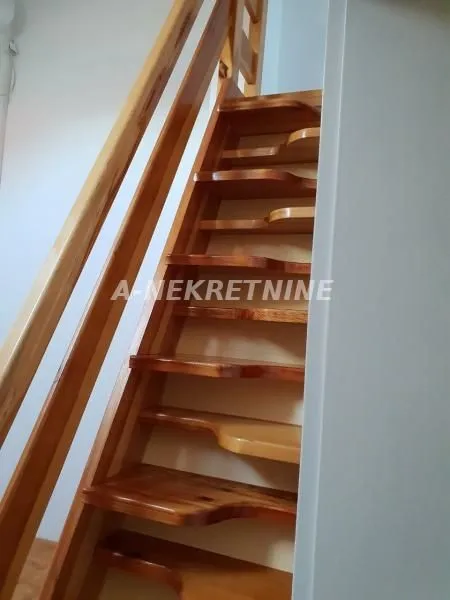 Izdavanje, trosoban stan, 73m², Centar, Novi Sad