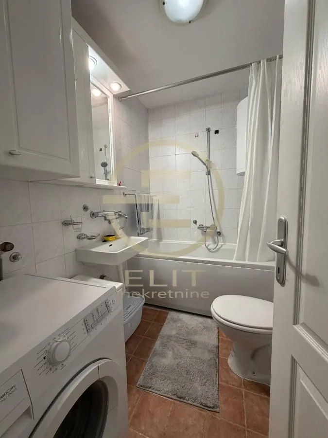 Izdavanje, stan, 50m², Sajam, Novi Sad Sve Podlokacije