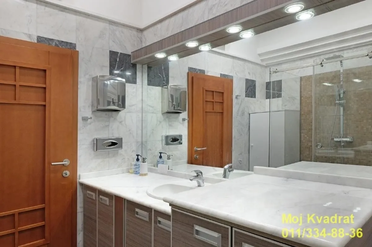Prodaja, četvorosoban stan, 120m², Stari Grad, Beograd