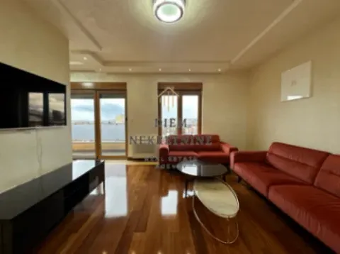 Izdavanje, četvorosoban stan, 130m², Centar, Podgorica