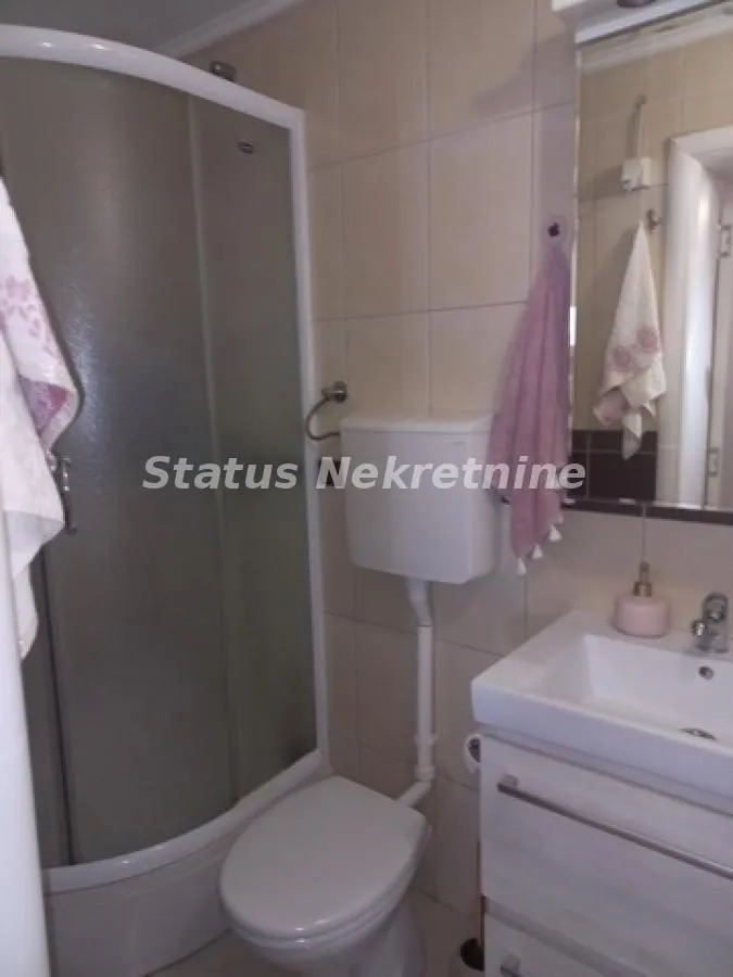Prodaja, kuća, 170m², Salajka, Novi Sad Sve Podlokacije