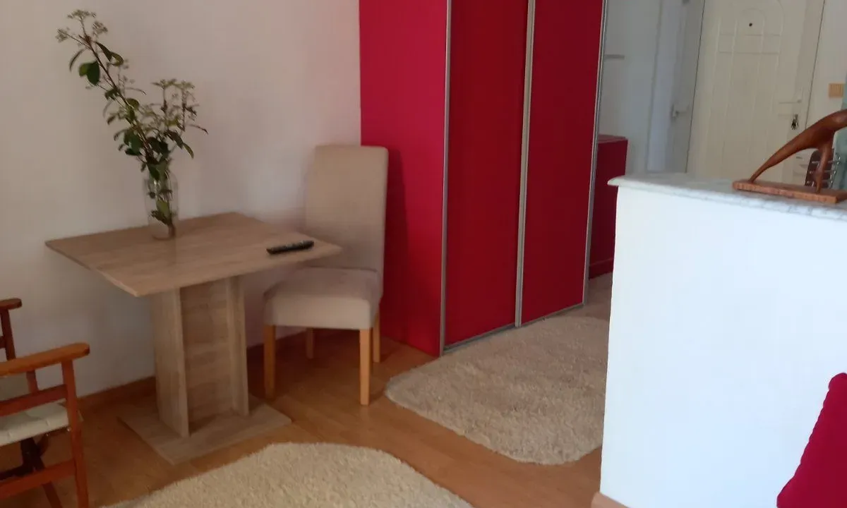 Izdavanje, garsonjera, 22m², Budva, Crna Gora