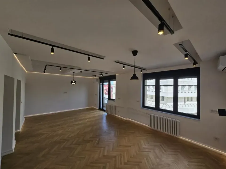 Izdavanje, jednosoban stan, 50m², Savski Trg, Beograd