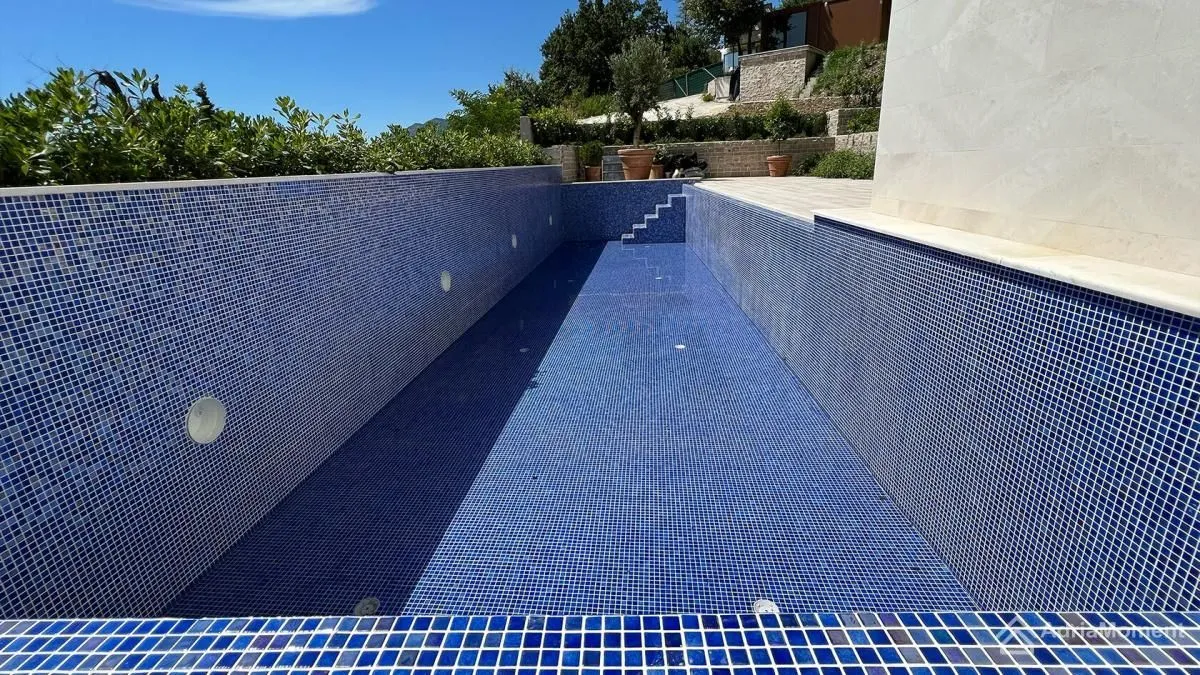 Prodaja, kuća, 286m², Donja Lastva, Tivat