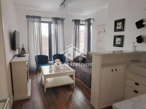 Izdavanje, dvosoban stan, 45m², Zemun Cara Dušana, Zemun Sve Podlokacije - image 5