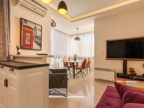 Prodaja, jednosoban stan, 45m², Centar, Tivat - image 9