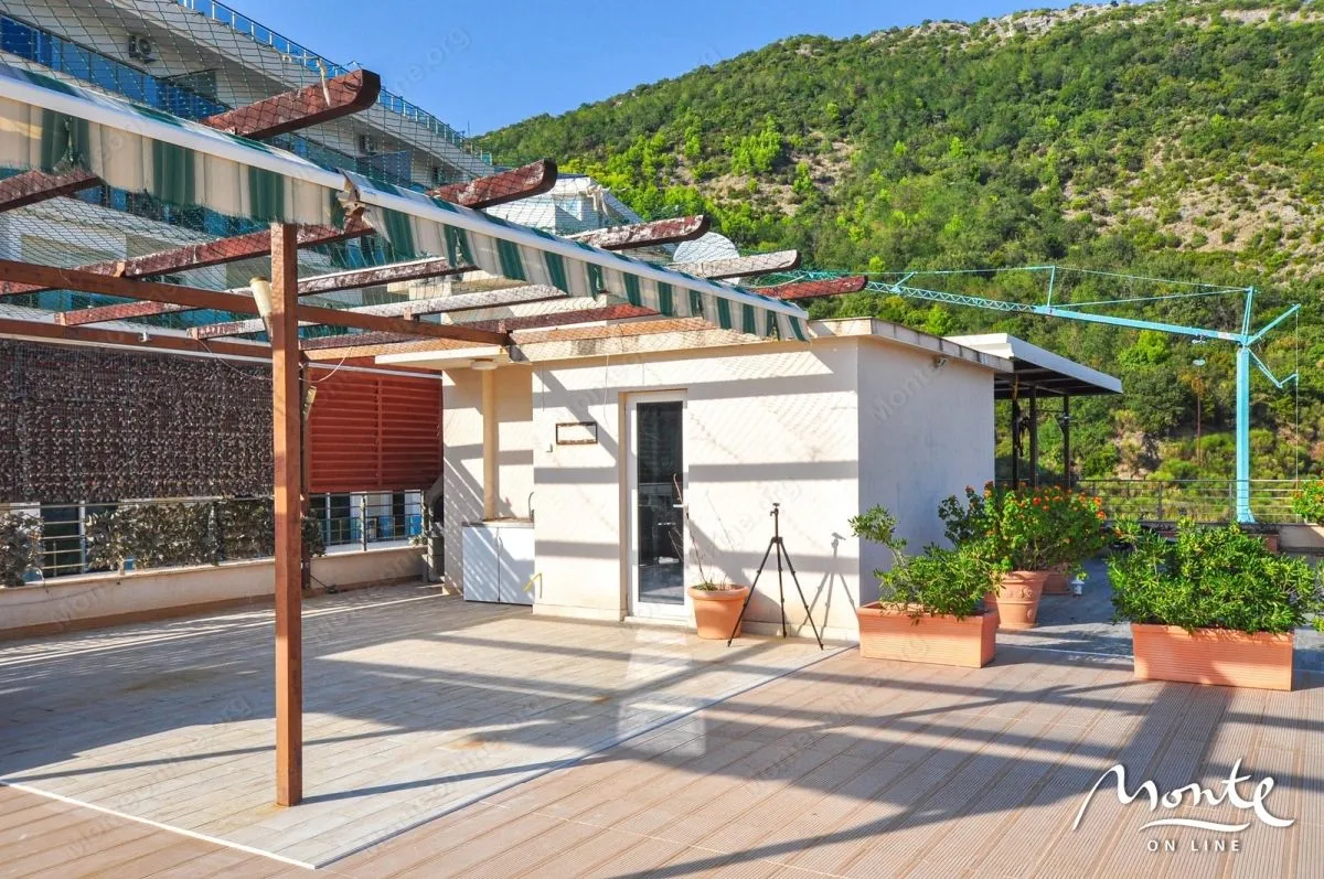 Sale, two bedroom apartment, 115m², Bečići, Budva