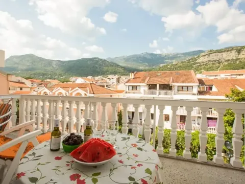 Sale, two bedroom apartment, 70m², Budva, Crna Gora - image 1