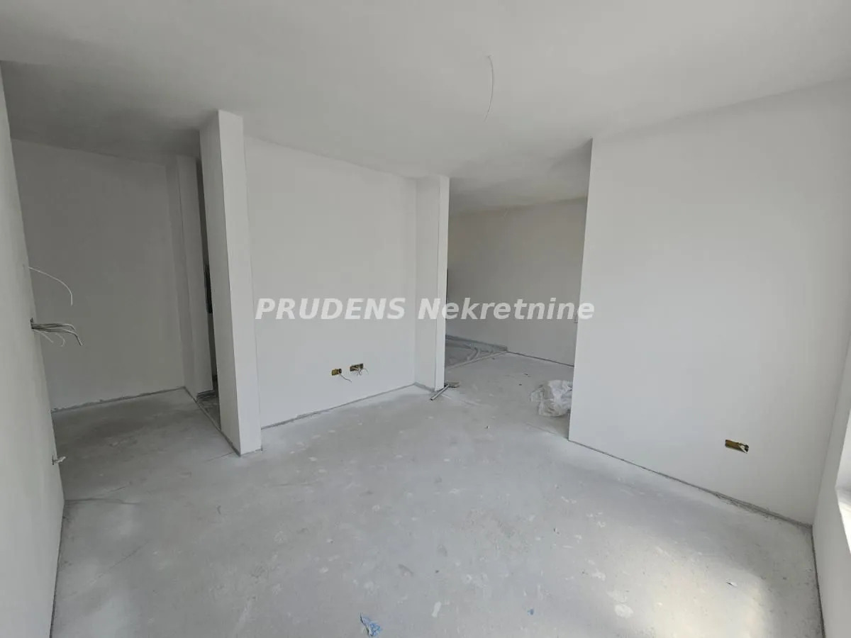 Prodaja, dvosoban stan, 53m², Banovo Brdo, Beograd