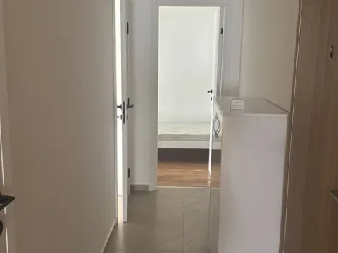 Izdavanje, dvosoban stan, 68m², Stara Varoš, Podgorica - image 7