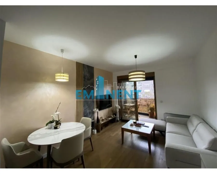 Rent, two bedroom apartment, 43m², Južni Bulevar, Vračar Sve Podlokacije