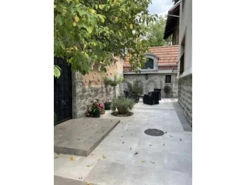 Sale, house, 365m², Miljakovac, Rakovica - image 13
