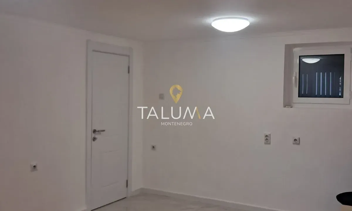 Izdavanje, poslovni prostor, 41m², Preko Morače, Podgorica