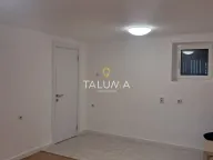 Izdavanje, poslovni prostor, 41m², Preko Morače, Podgorica - image 1