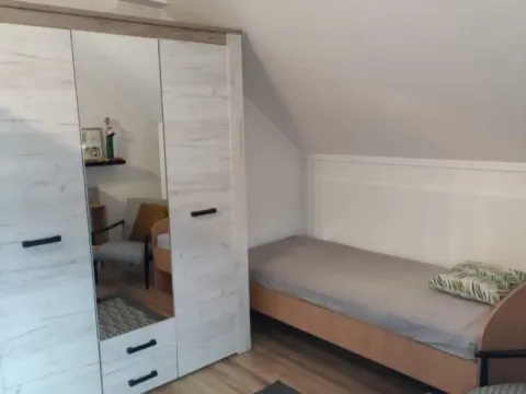 Izdavanje, jednosoban stan, 45m², Tivat, Crna Gora - image 2