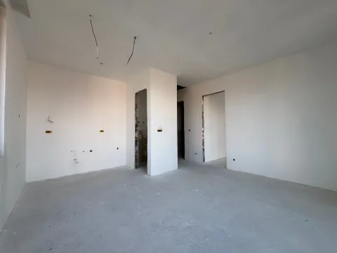 Prodaja, jednosoban stan, 40m², Stari Aerodrom, Podgorica - image 5