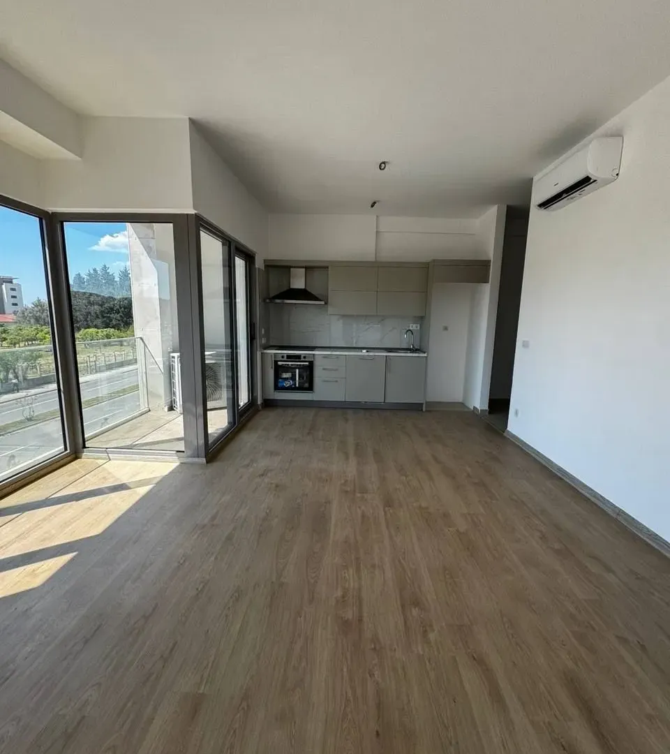 Sale, two bedroom apartment, 72m², Centar, Bar