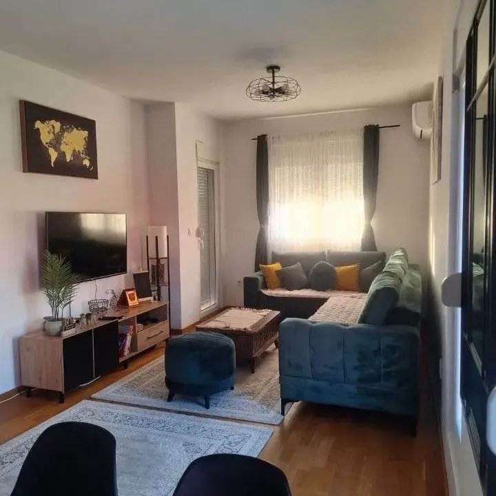 Izdavanje, jednosoban stan, 46m², Stari Aerodrom, Podgorica