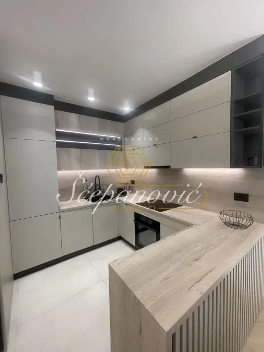 Izdavanje, dvosoban stan, 52m², Grbavica, Novi Sad Sve Podlokacije