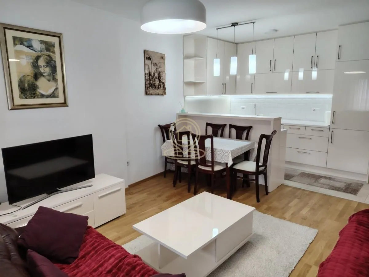 Izdavanje, trosoban stan, 65m², Stari Majur, Petrovaradin